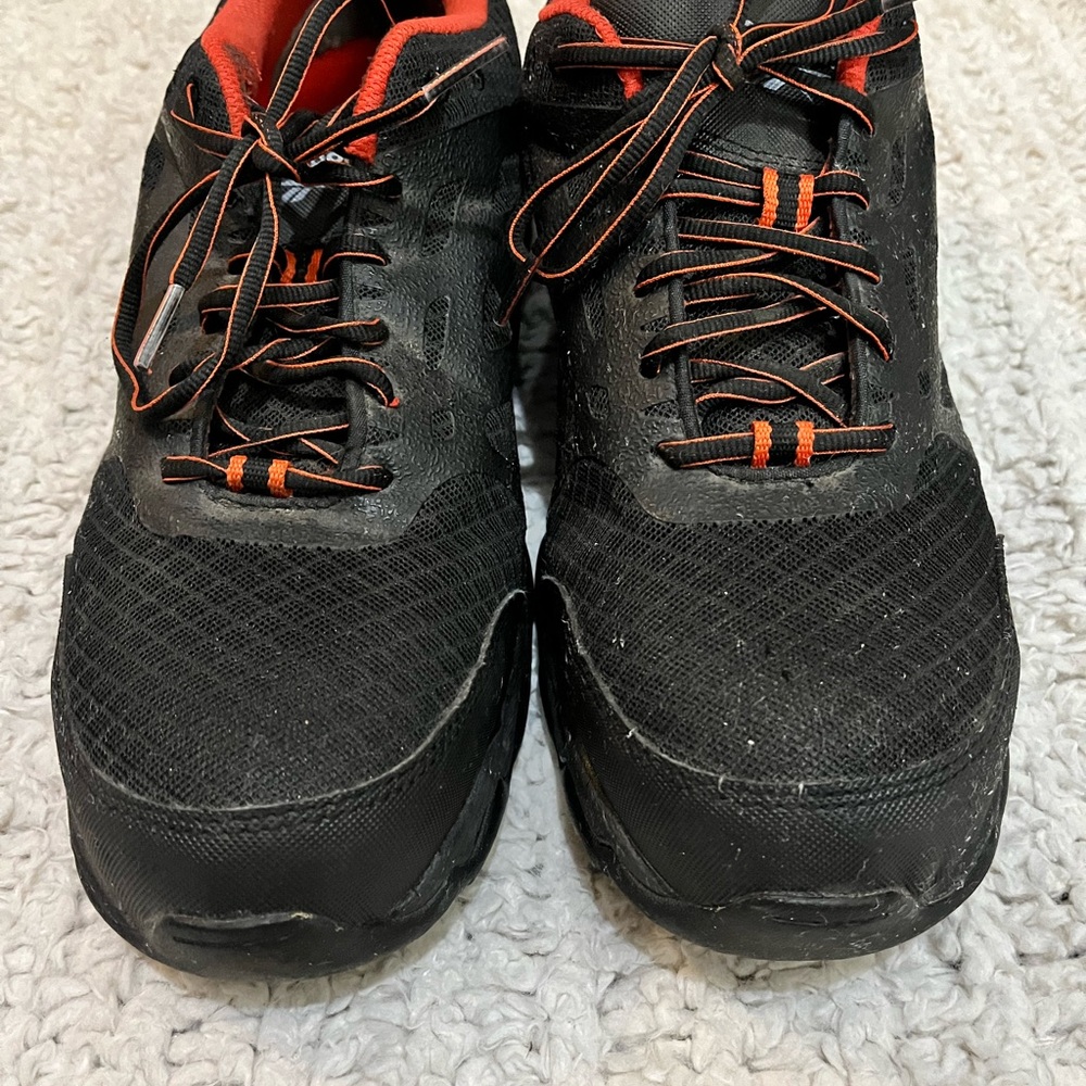 Reebok RB1061 steel toe shoes